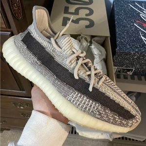 yeezy 350 zyon 3 pairs 9.5 used good-amazing condition